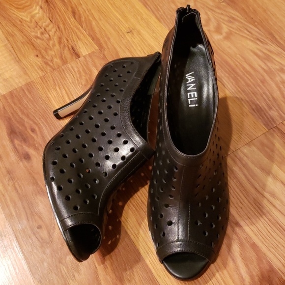 Vaneli Shoes - Vaneli size 8.5 Black Peep Toe Zip up Back Heels